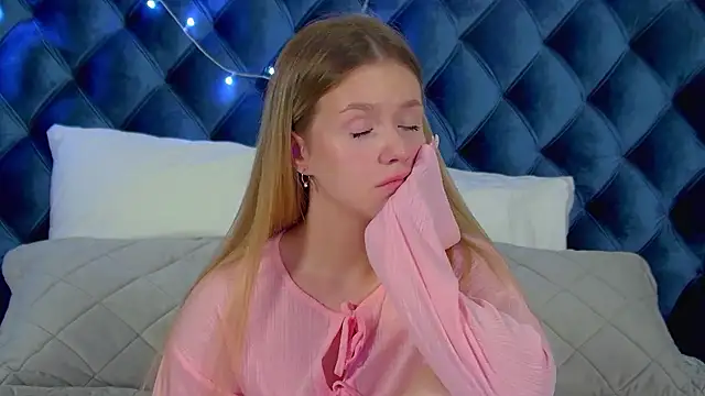 MilanaBalmain online show from December 17, 6:23 pm