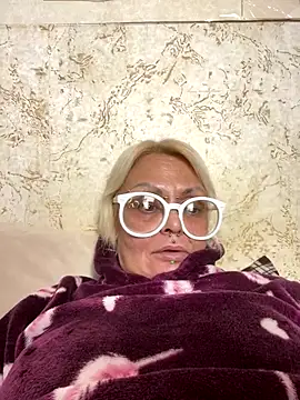 Gardener of Illusions online show from November 19, 1:16 am