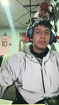 Stiven 017 online show from February 18, 2:43 am