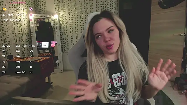 whoa-hoa-hoa-hoa-hoa online show from March 7, 5:31 pm