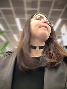 meow girl online show from December 4, 3:57 pm