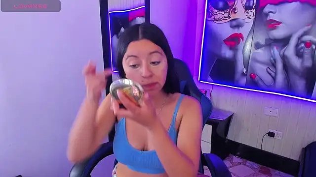 zoe connor19 online show from February 2, 9:25 pm