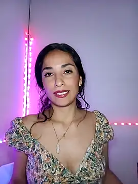 chloewildd  online show from April 8, 10:34 pm