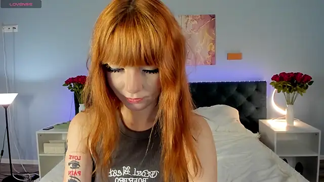 Linablueeyed online show from September 28, 8:30 am