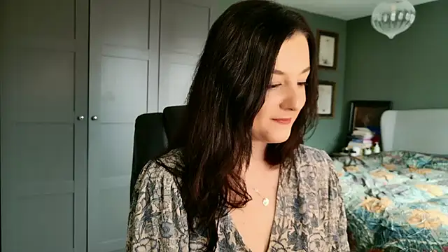 yourcassiexo online show from April 3, 9:29 am