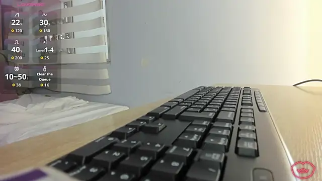 lou rosse  online show from September 29, 8:47 pm