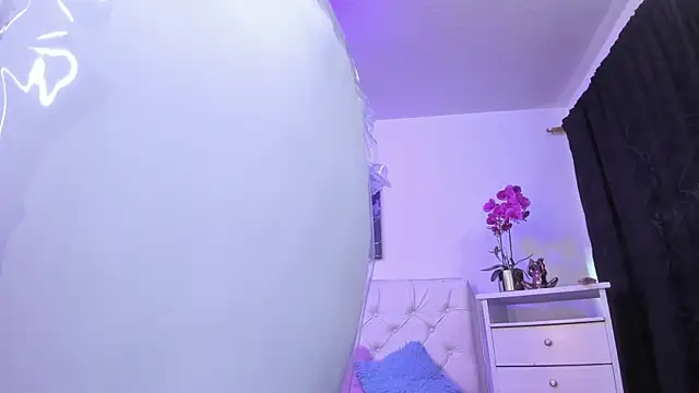 Amy Kiitty  online show from December 3, 12:51 pm