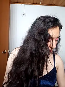 Emi chik online show from December 3, 10:28 am