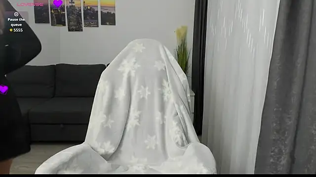 Kimi Ivy online show from November 17, 5:19 am