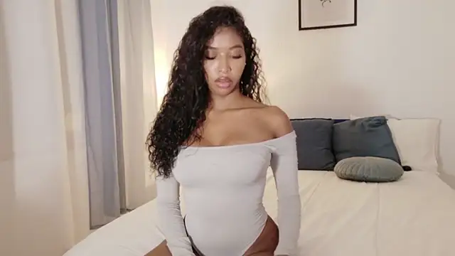 IamCrystal2 online show from September 18, 10:19 pm