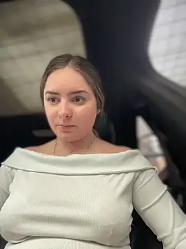 imlindapink online show from November 27, 5:16 pm