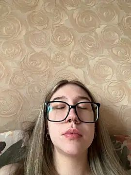 MollyOrgazm online show from May 26, 5:01 pm