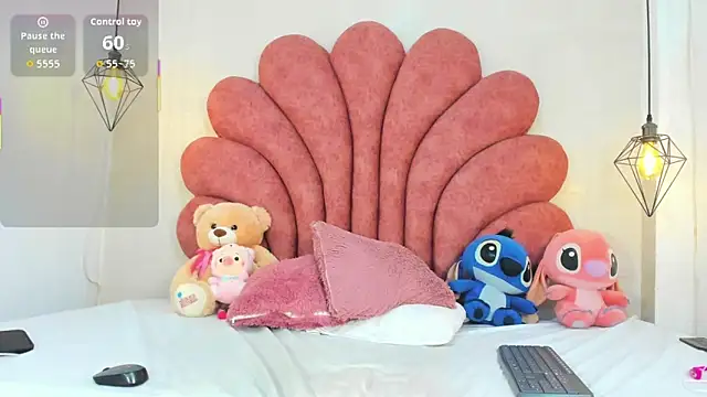 zamanthapalmer1 online show from December 15, 2:28 am