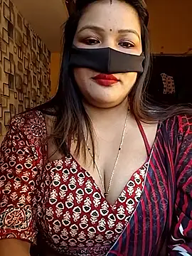 Radhikadavi879 online show from January 17, 8:44 am