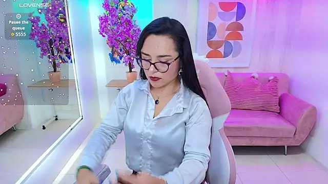 Tiara rr online show from November 13, 7:35 pm