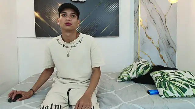 JordanAndAndrew online show from October 28, 9:08 pm