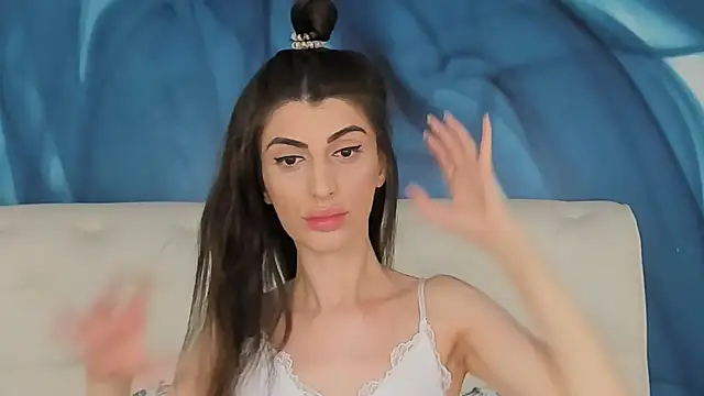 SkinnyDolly online show from November 3, 3:54 am