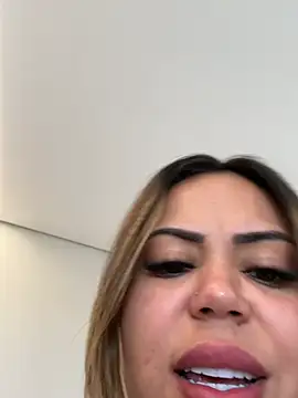 lariic online show from March 1, 3:01 pm