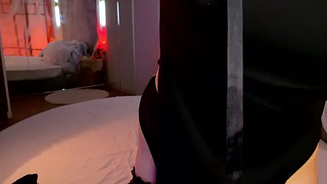 Sky Eyes  online show from October 12, 6:21 pm