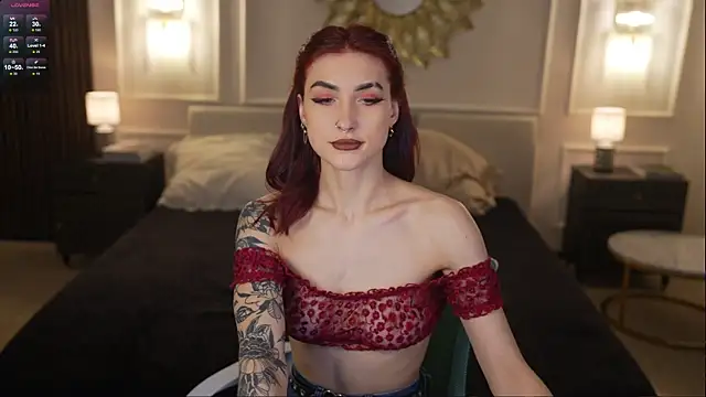 Magnetic Mia  online show from April 12, 11:50 pm