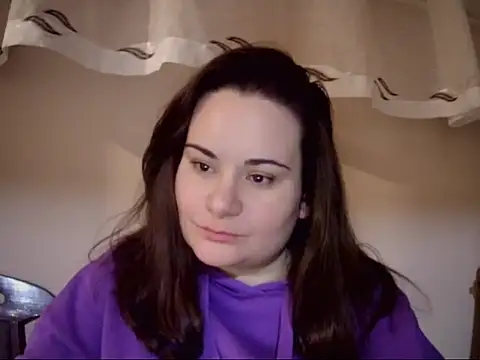 AalinnaK online show from February 24, 7:56 pm