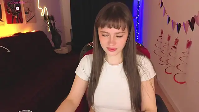 Emillias online show from March 30, 1:11 pm