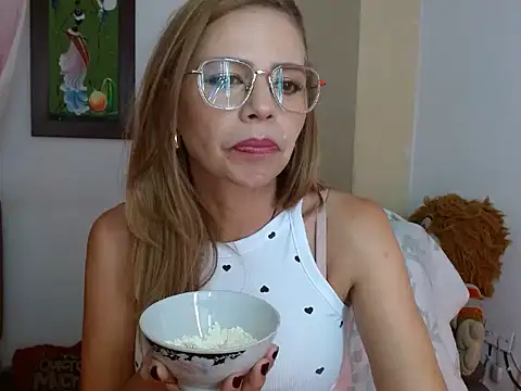  melisaa  online show from September 14, 7:45 pm