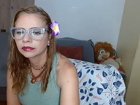  melisaa  online show from April 25, 7:44 pm