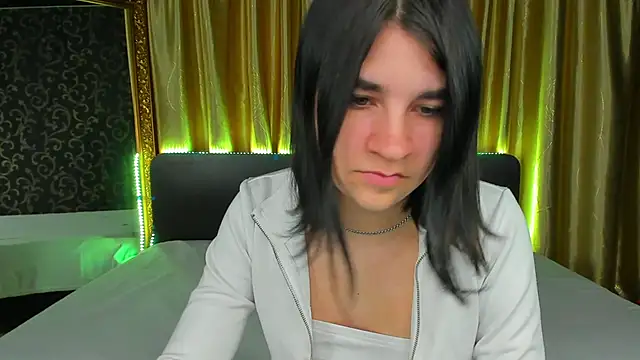  Polly Love  online show from October 6, 6:19 am