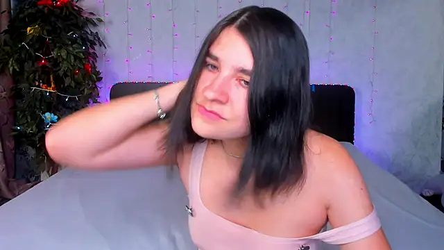  Polly Love  online show from September 25, 12:15 pm