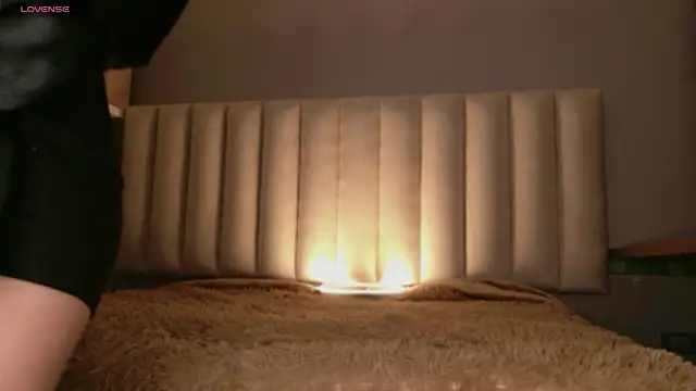 Megan mooree  online show from March 27, 12:50 pm