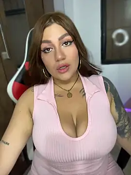 hannamour online show from May 15, 9:39 pm