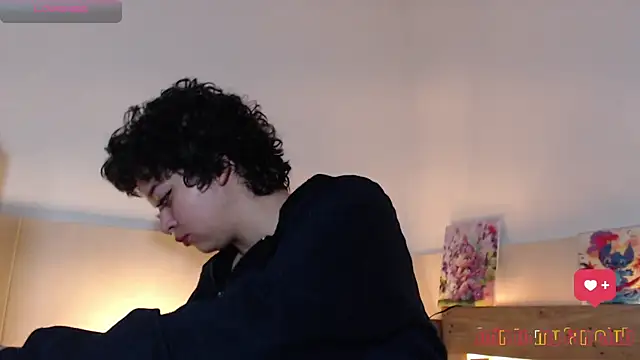 Bitsy Messy online show from October 17, 8:34 pm