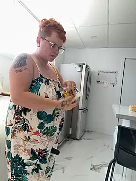 Sweetleeahxx online show from September 19, 4:06 pm