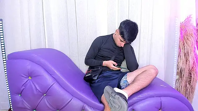 Yourslust  online show from February 5, 12:52 pm