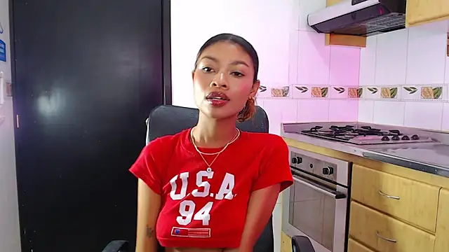 Perla prg online show from October 30, 9:05 pm