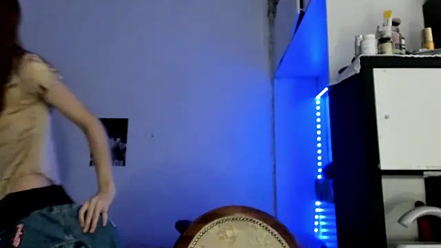 LisaIcon online show from October 19, 10:06 am