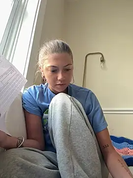 emilycoco online show from July 19, 9:50 pm