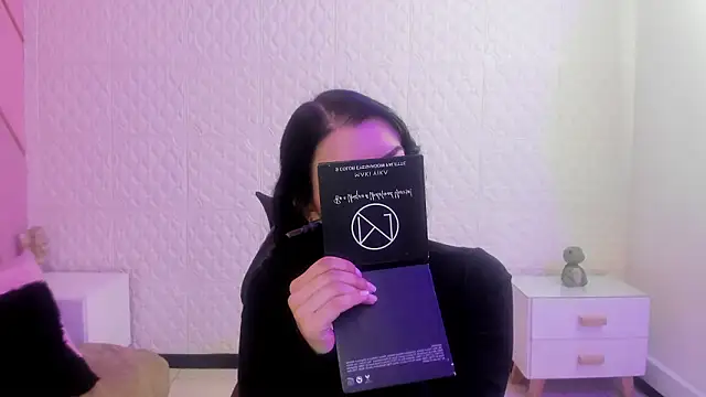 Violetaa diazz online show from March 27, 9:26 pm