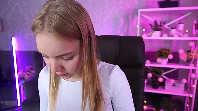 EmilySunshineS online show from October 2, 7:02 am