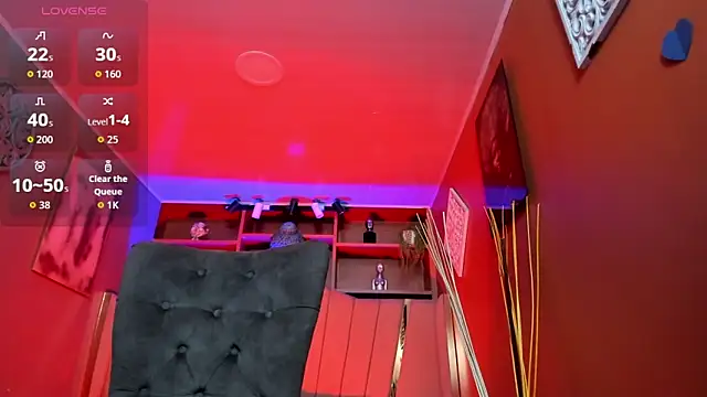 Lucy Williiams online show from November 13, 12:26 pm