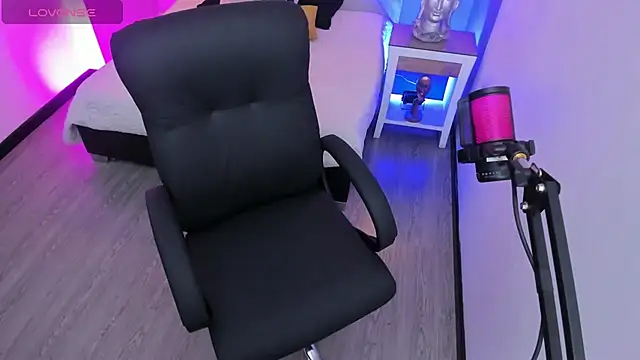 Lucy Williiams online show from April 10, 8:26 pm