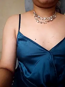 Hynahhh4u online show from September 15, 7:05 am