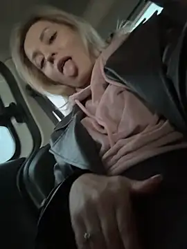 Diamond Bunny  online show from January 11, 2:00 pm