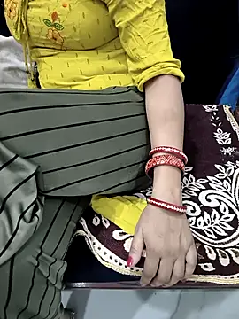 kaveerpooja947 online show from April 17, 5:15 pm