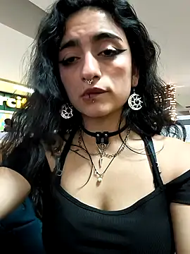 Lila Desiree online show from January 12, 12:05 am