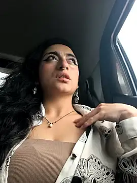 Lila Desiree online show from October 1, 6:35 pm