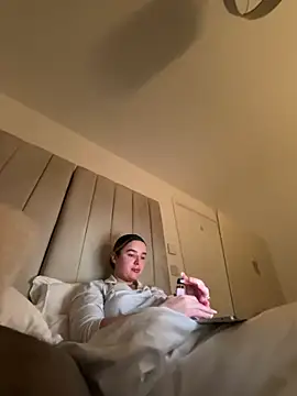 maisiesmithx online show from February 20, 2:43 am