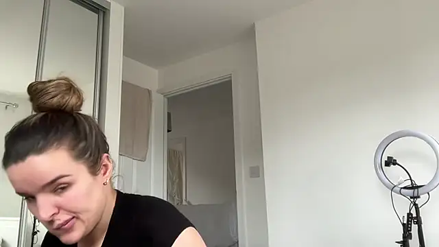 maisiesmithx online show from April 4, 1:21 pm