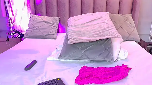 Violet Grace online show from November 20, 3:57 pm